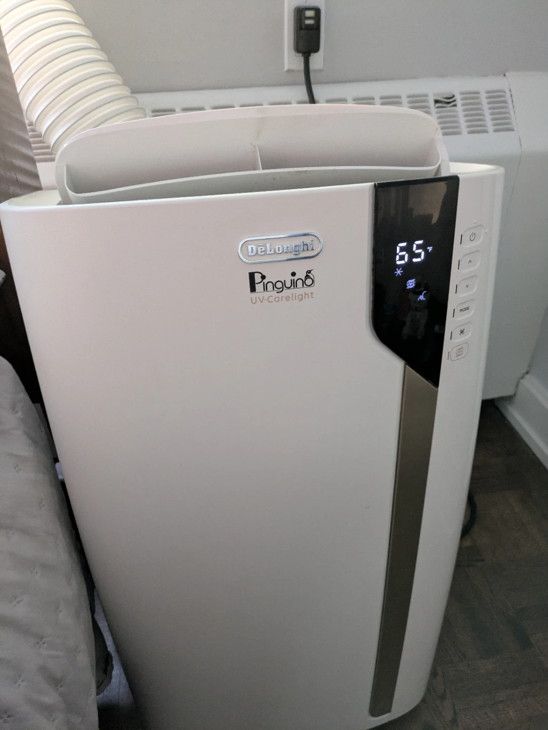 DeLonghi Pinguino UV-Carelight Portable Air Conditioner