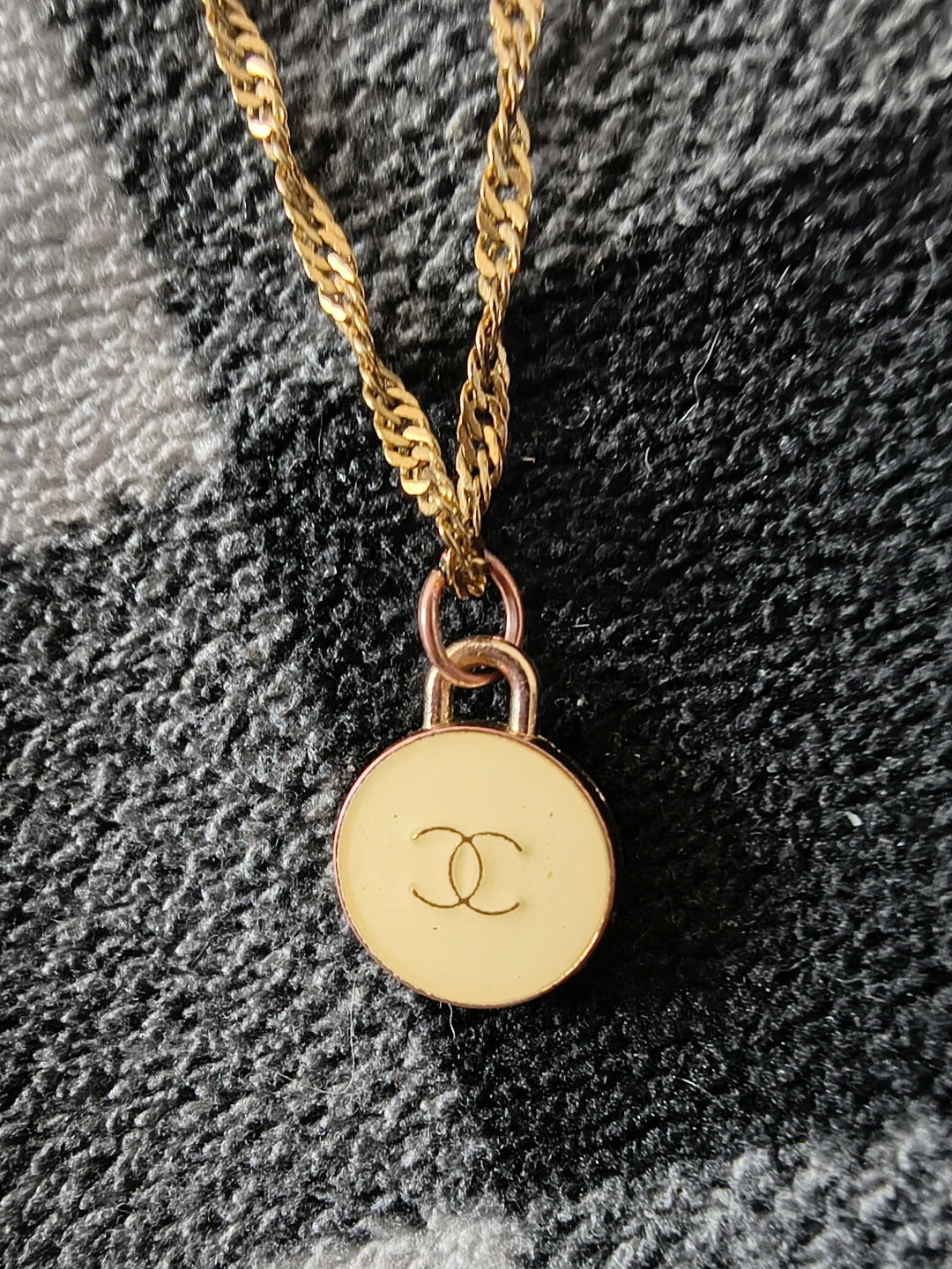 Chanel CC Pendant Necklace - photo 3