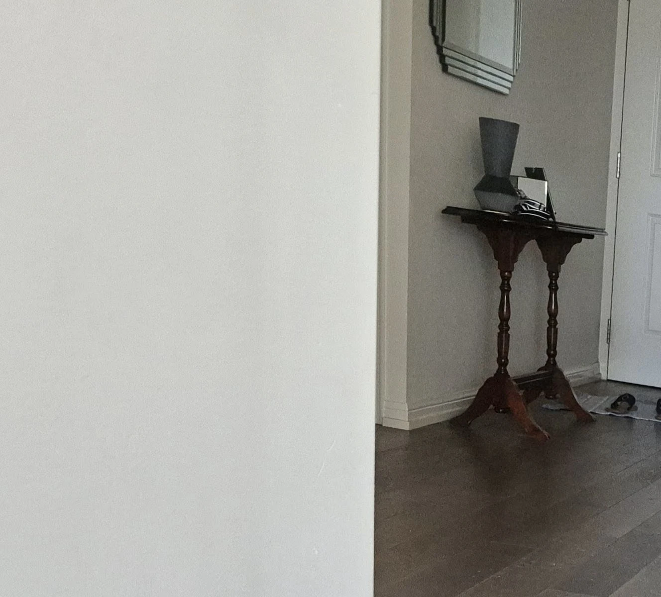 Mid-century hallway table - photo 3