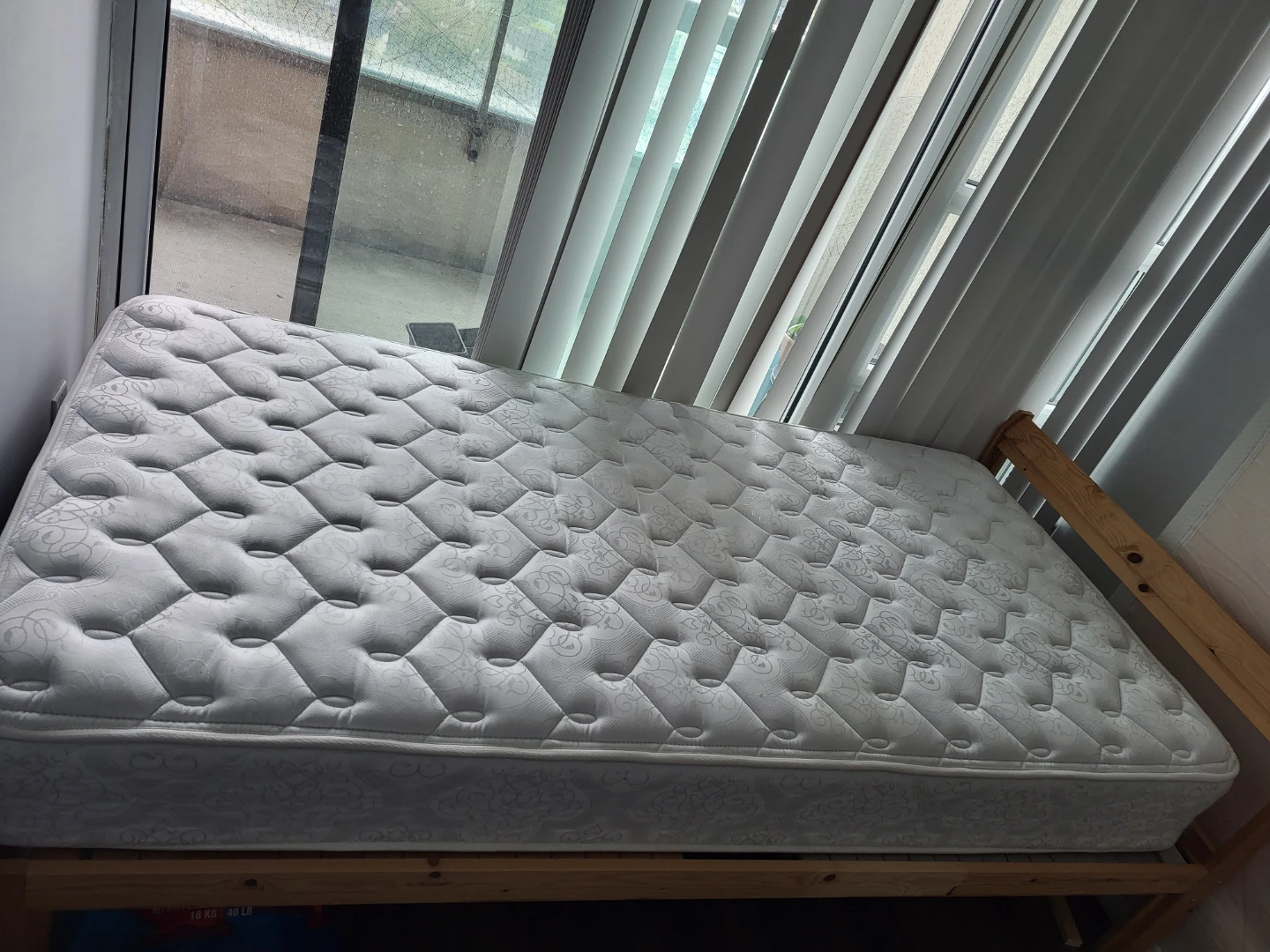 Sealy Mattress & bed frame - photo 3