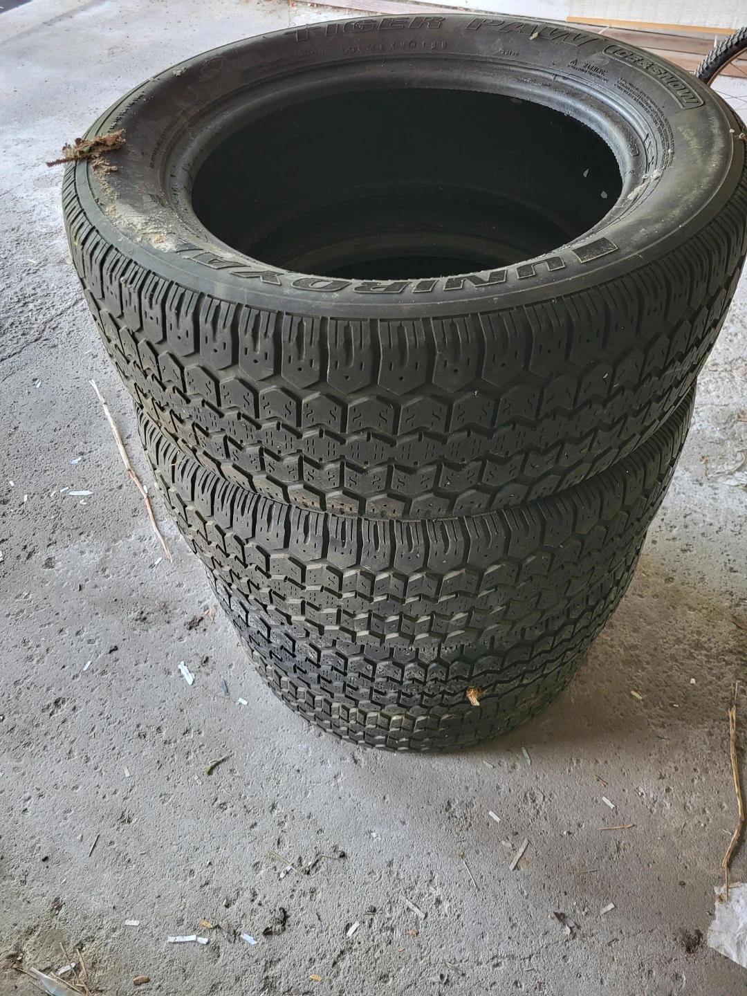 Uniroyal Tiger Paw Snow Tires (4) P205/60R16