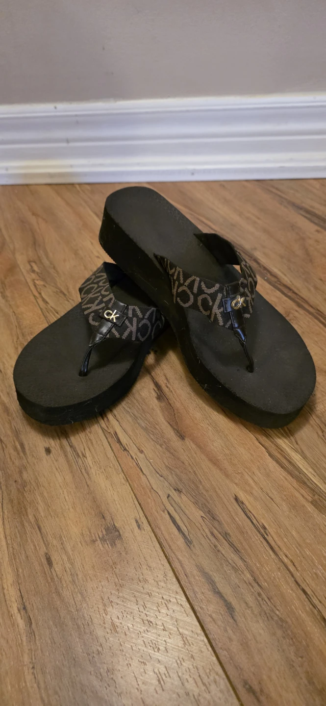 Calvin Klein Women's Flip Flops