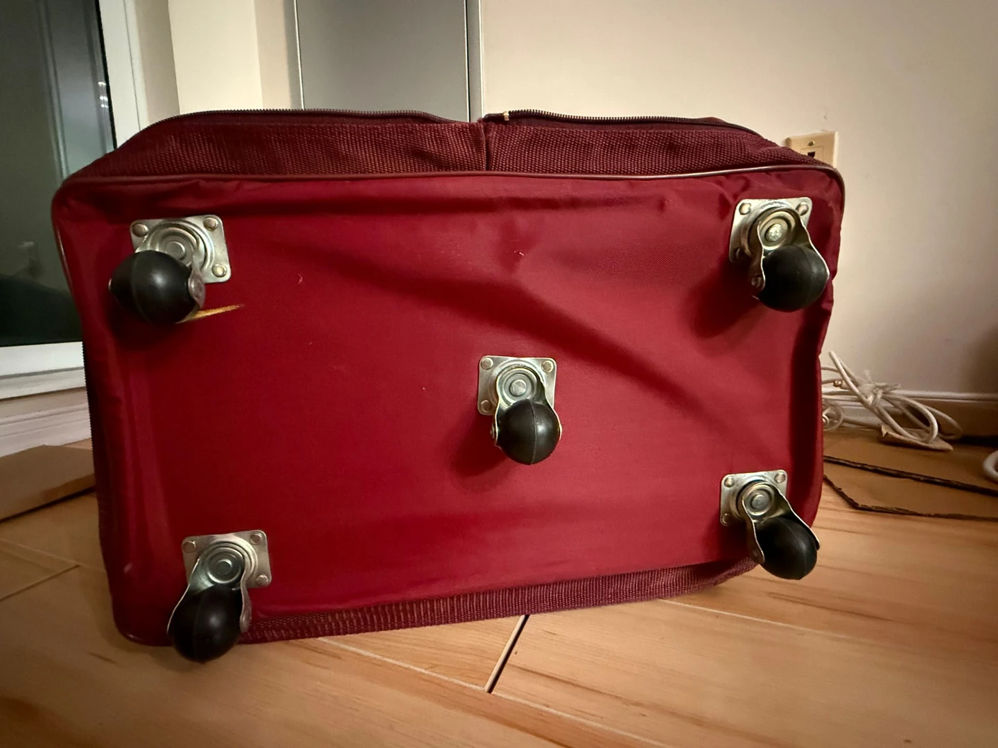 Red Expandable Tote Bag with Wheels - photo 4