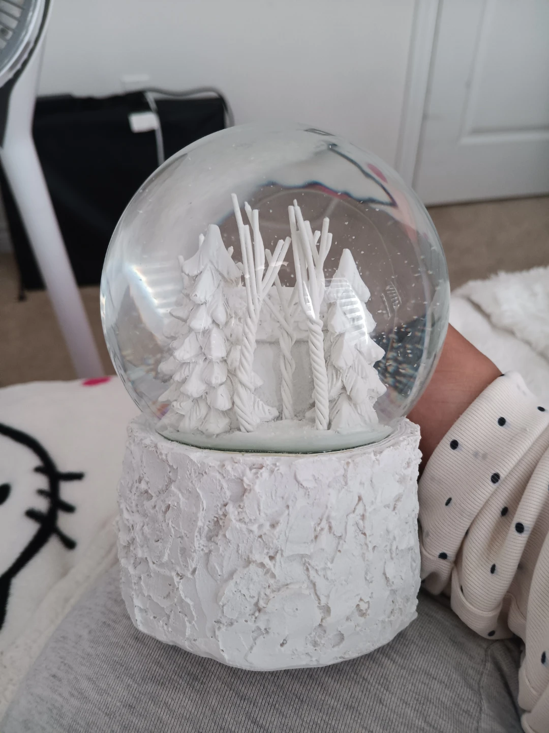 White Snow Globe with House and Trees - photo 2