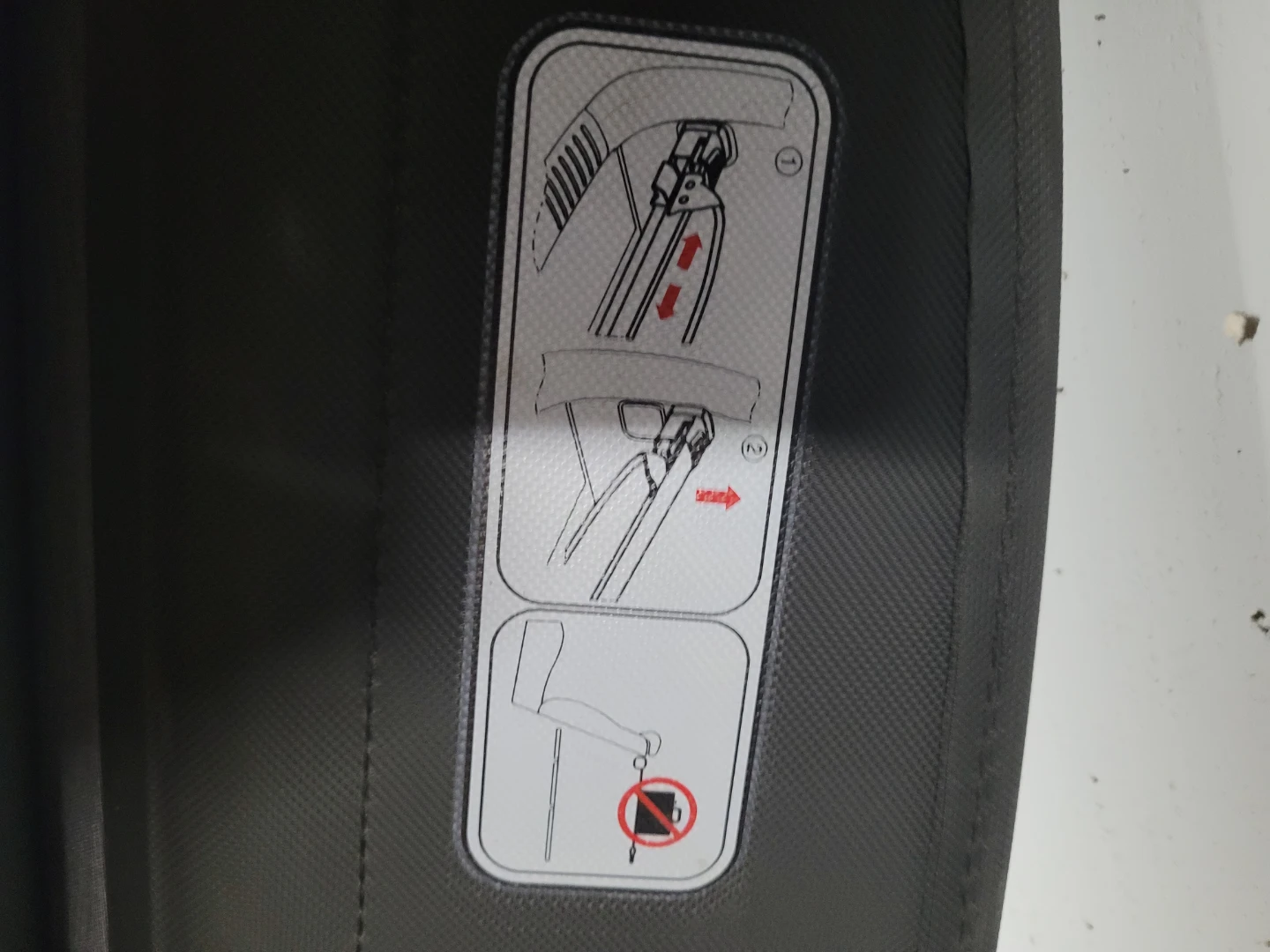 Car Trunk Cargo Cover - photo 3