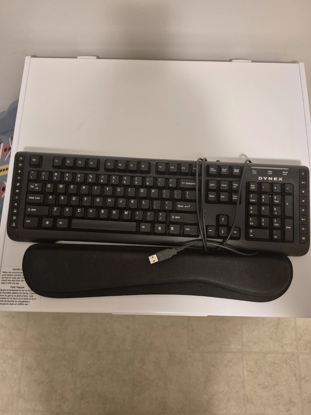 DYNEX USB Keyboard with Wrist Rest - photo 4