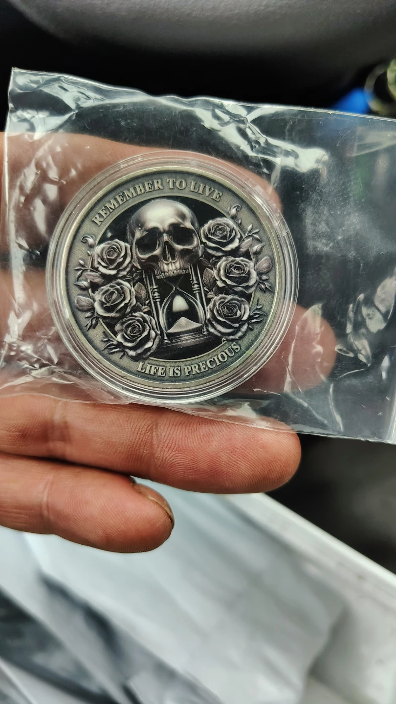Commemorative Coin - Skull and Roses Design - photo 2