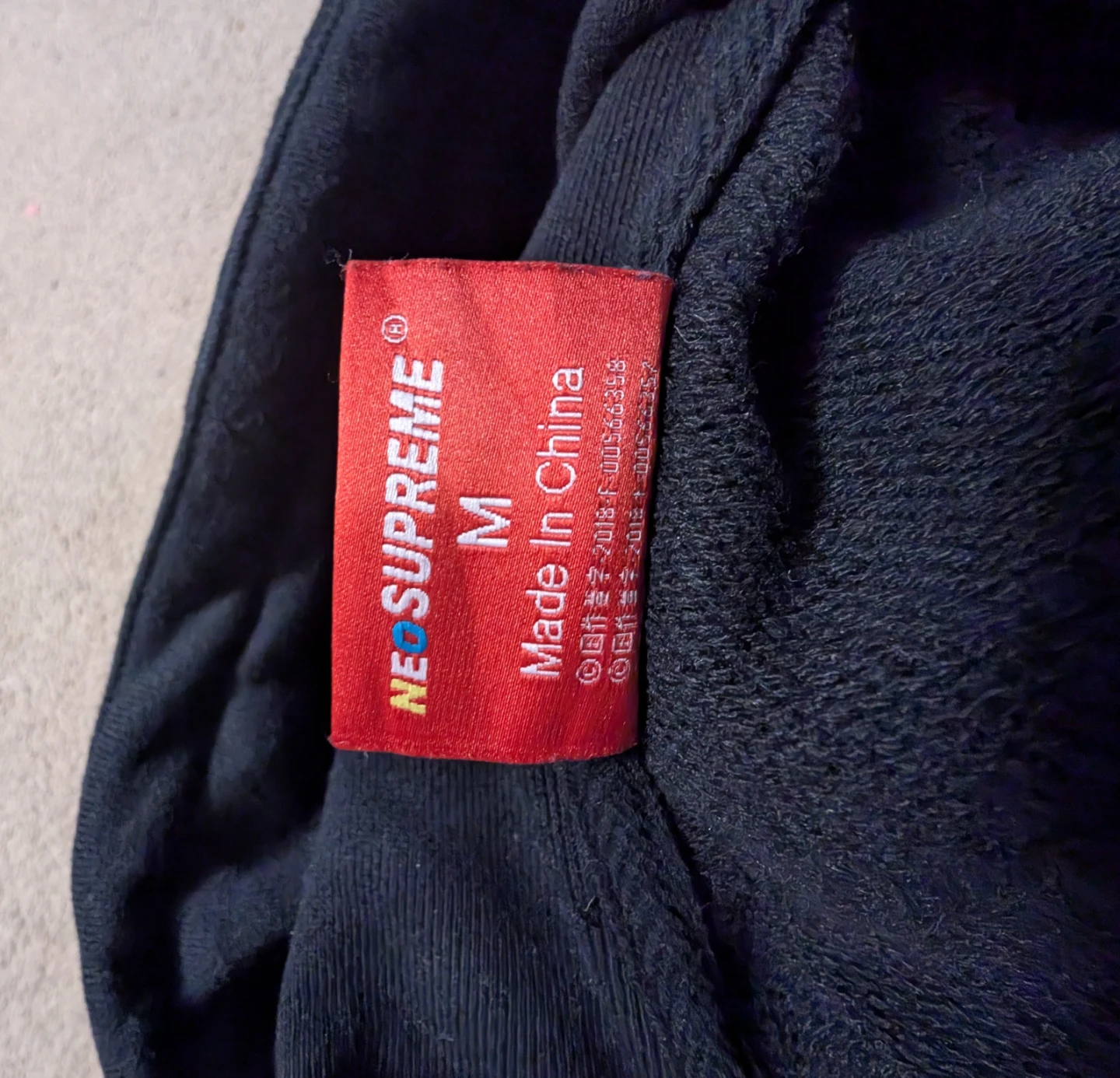 Supreme Black Hoodie - Size M (asian size) - photo 2