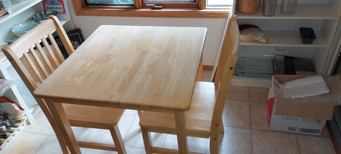 Small pine table with 2 matching chairs