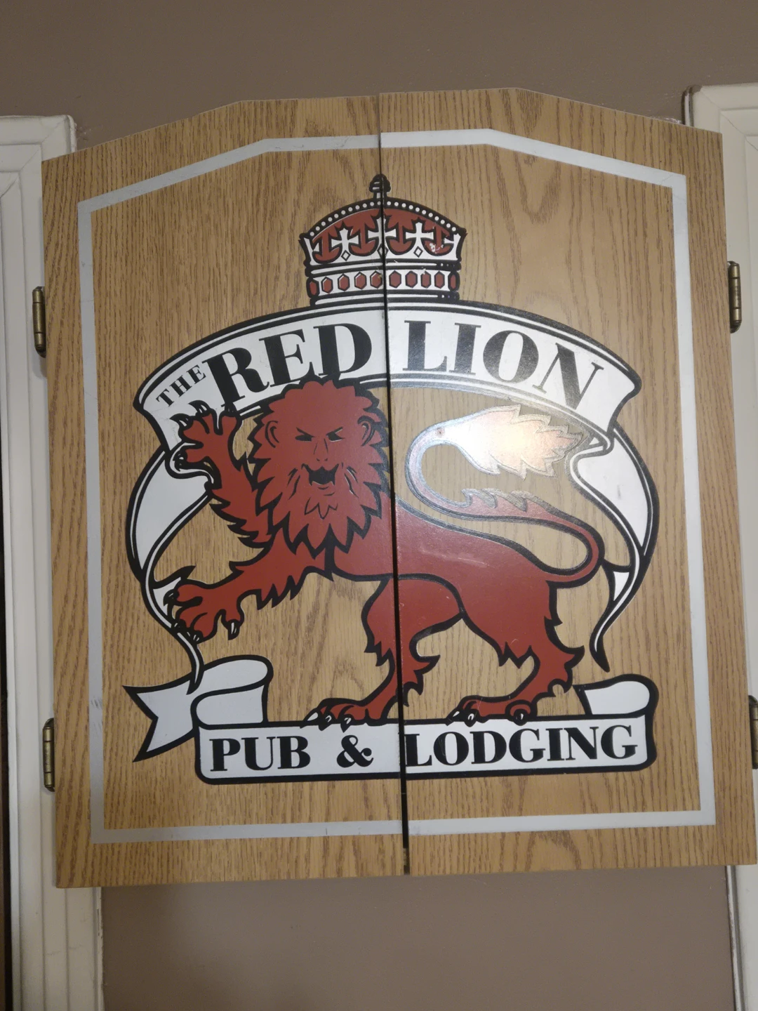 Winmau Dartboard Cabinet with Scoreboards
