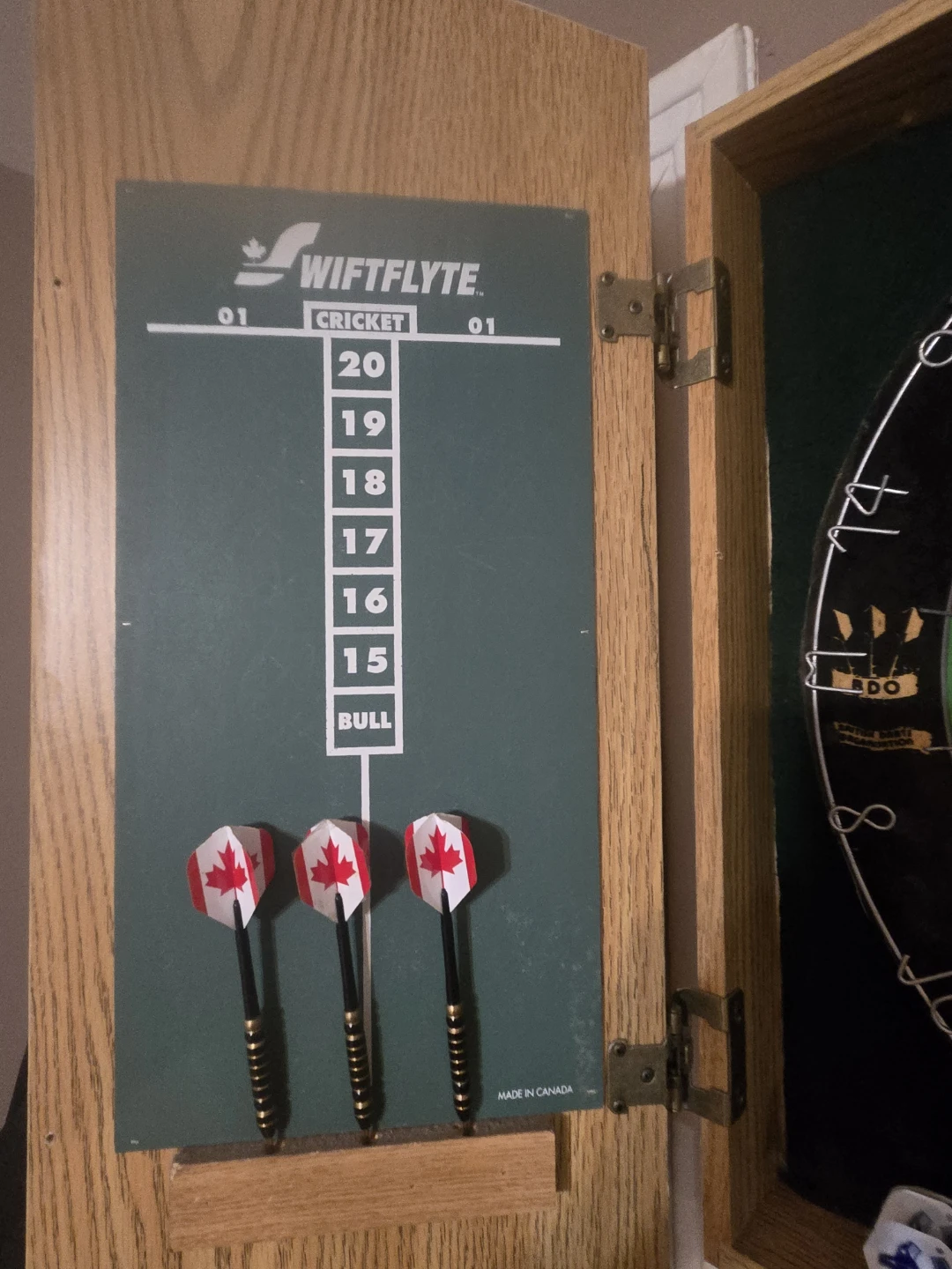 Winmau Dartboard Cabinet with Scoreboards - photo 4