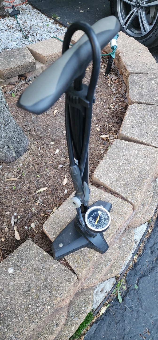 Vibrelli Floor Bike Pump with Gauge - photo 3