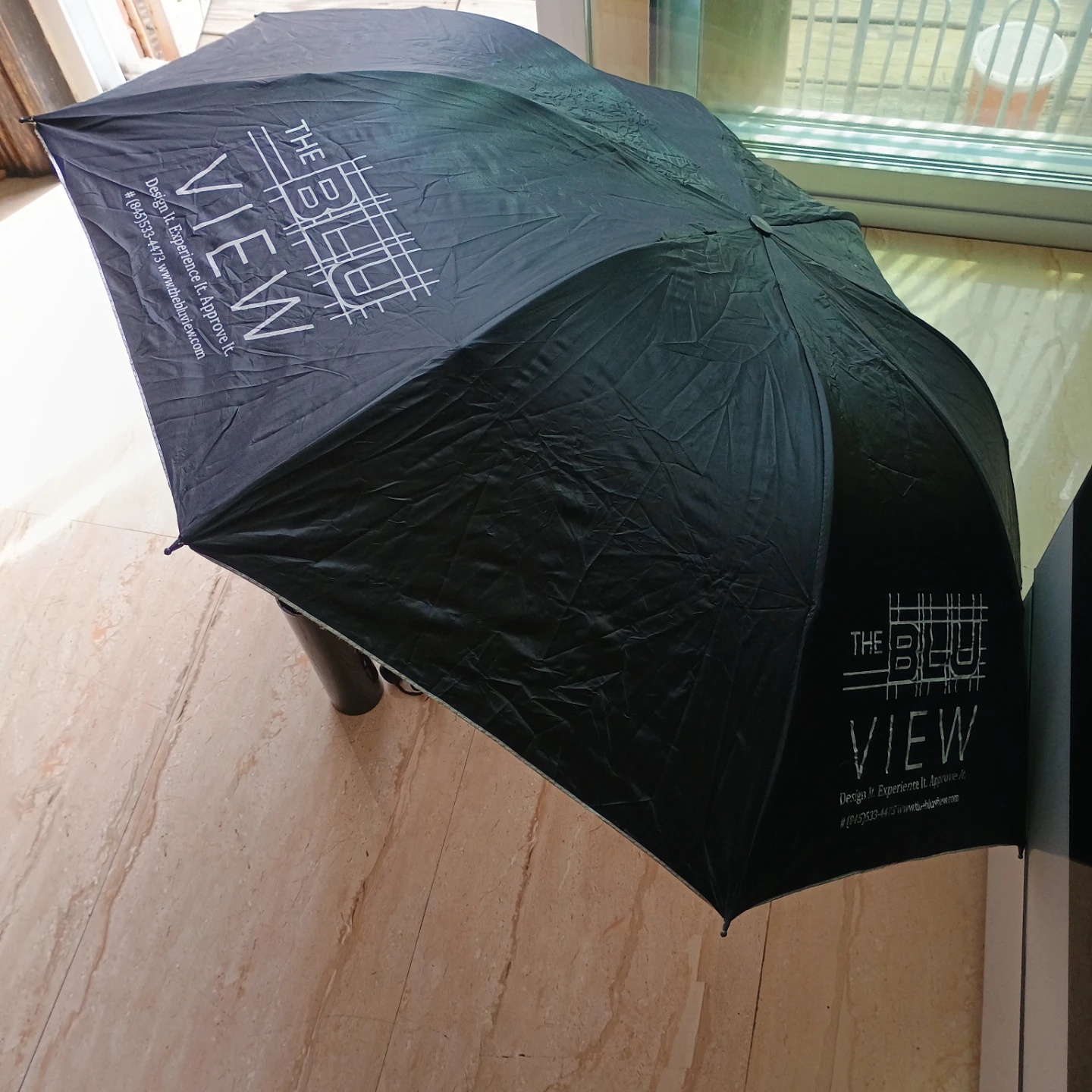 The Blu View Black Compact Umbrella with Case - photo 5