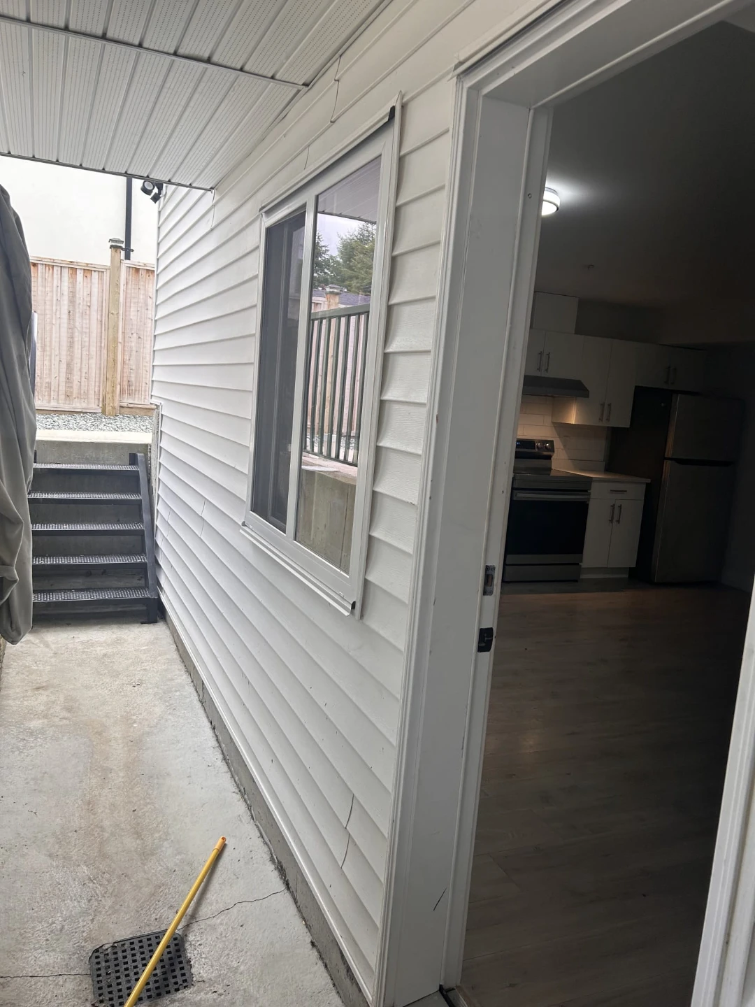 2 Bed 1 bath Basement for Rent - photo 3