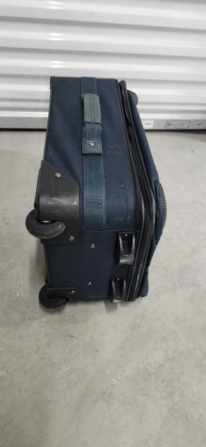 19" Carry on luggage - photo 4