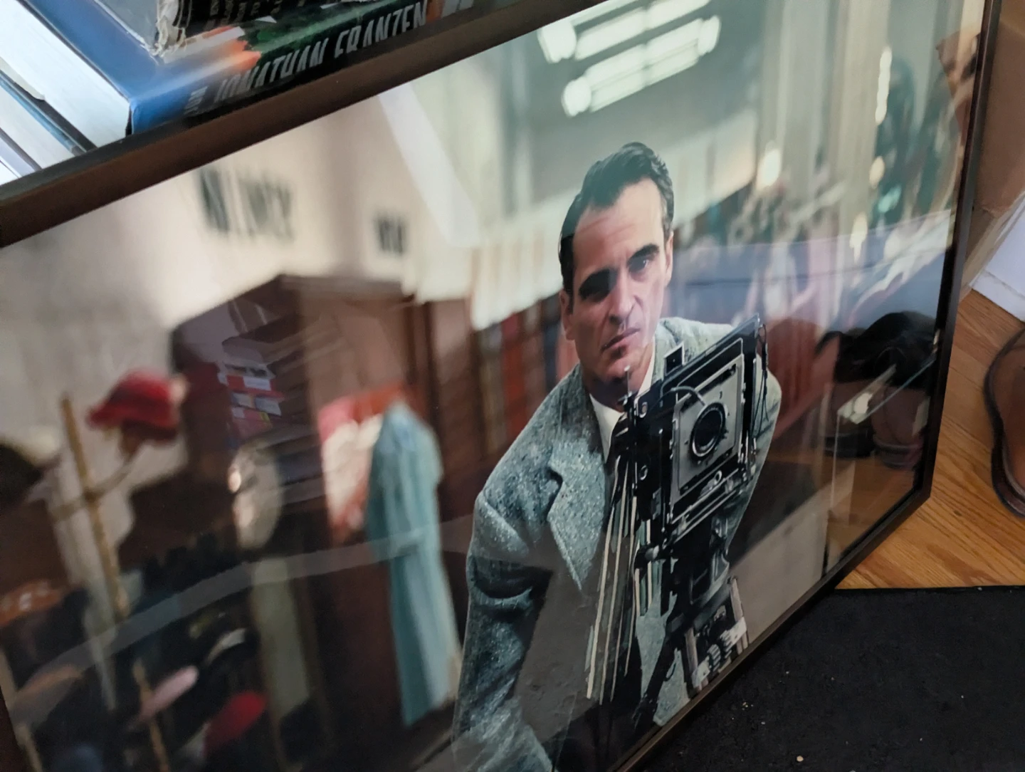 Framed Print of Joaquin Phoenix as "The Master" - photo 4