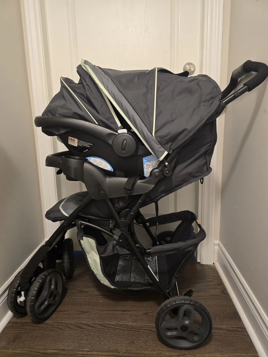 Baby car seat and stroller - photo 2