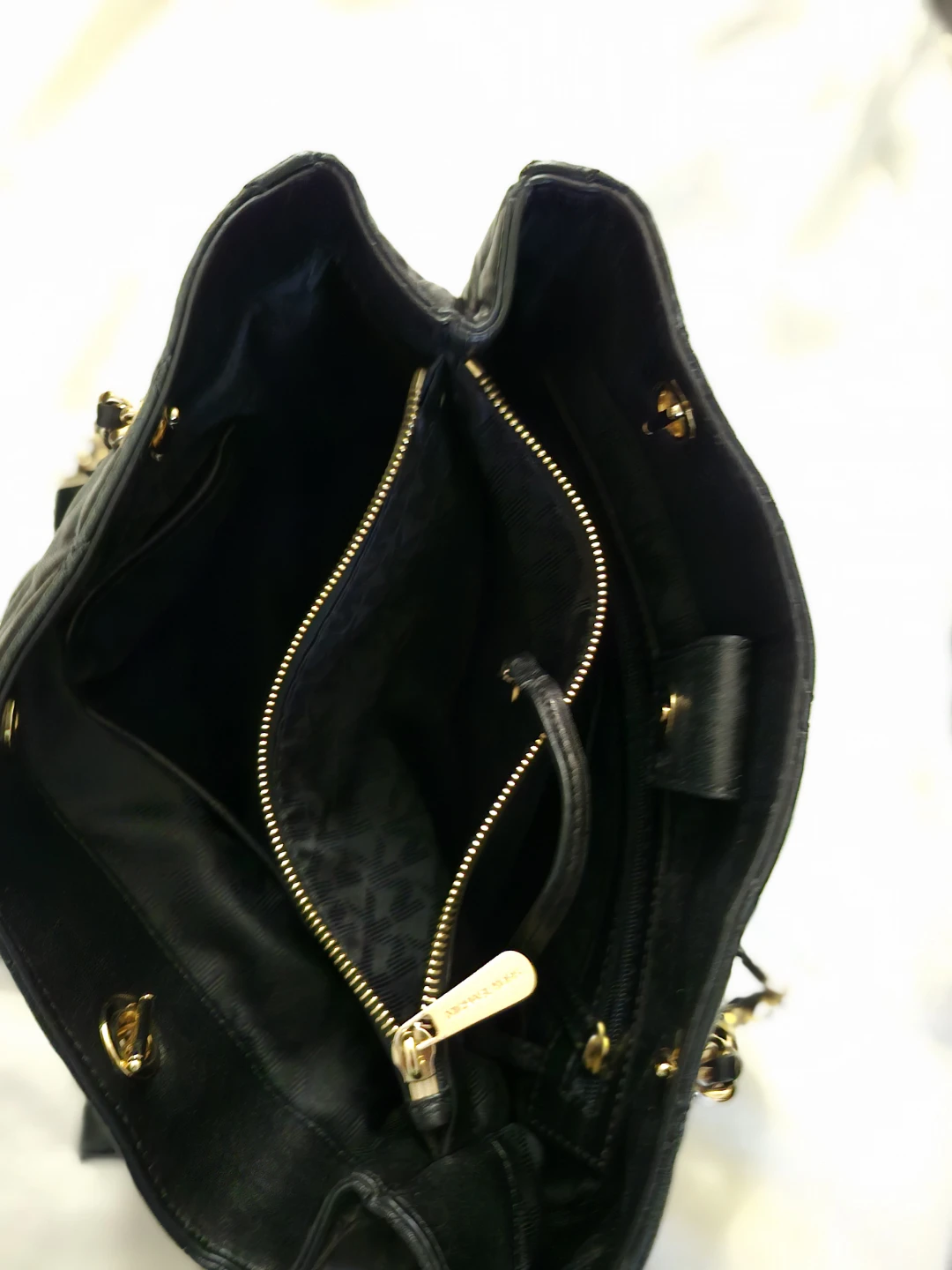Michael Kors Quilted Black Leather Handbag - photo 2