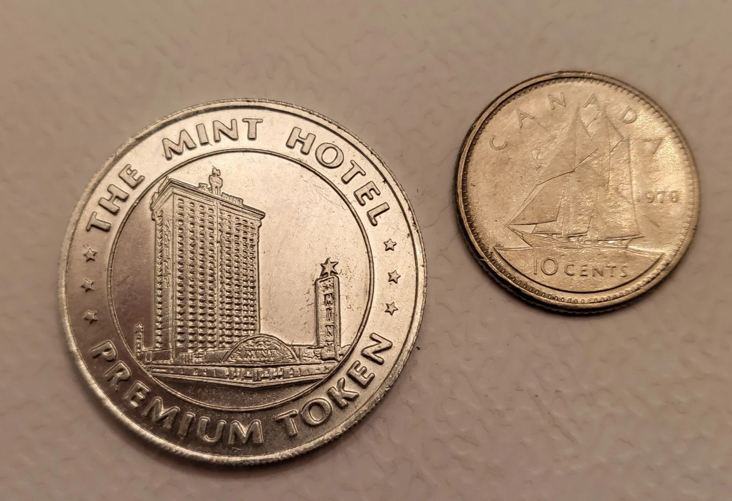 *Rare Vegas Memoribilia*The Mint Hotel Premium Token Las Vegas - photo 3