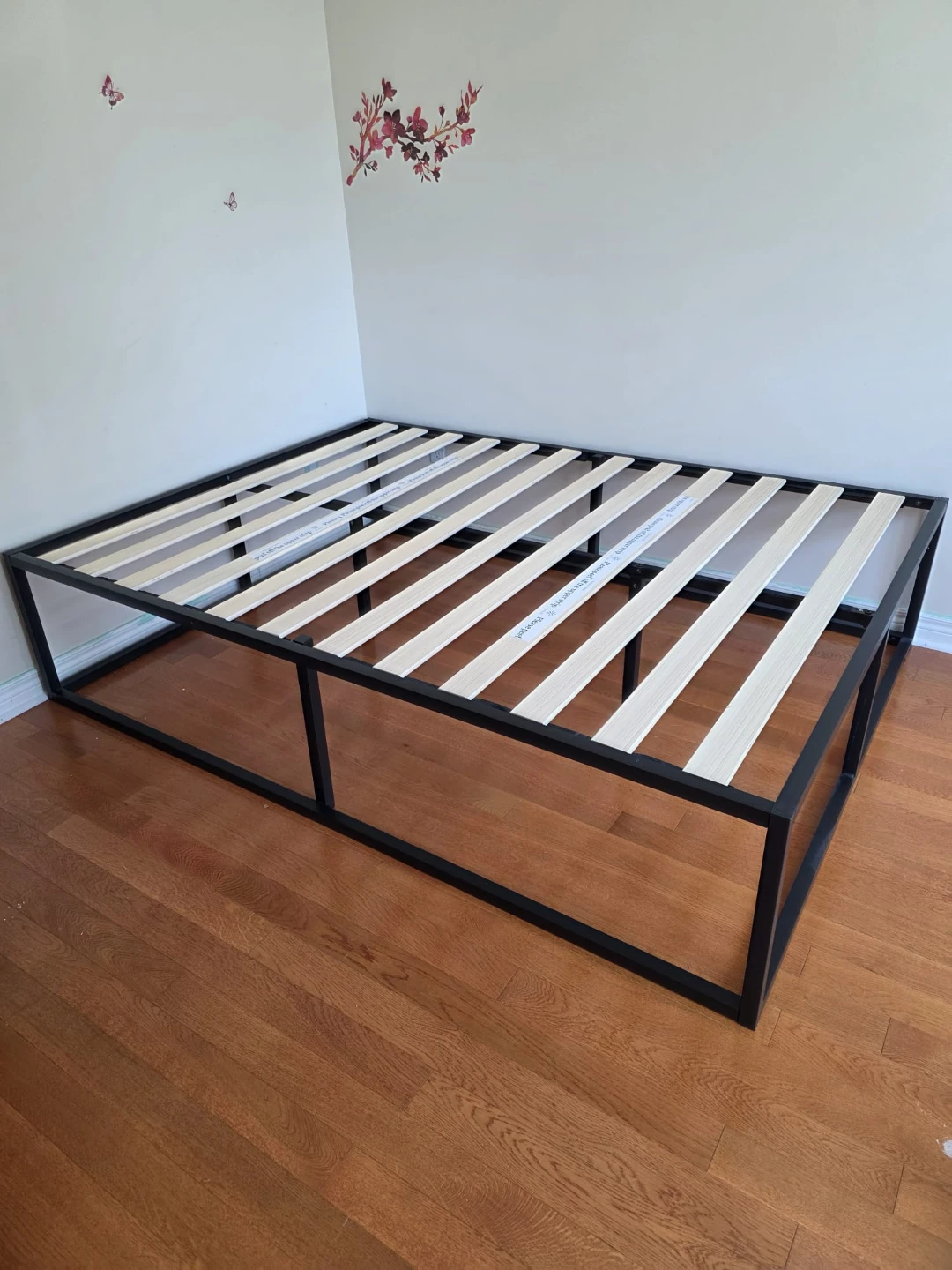 ZINUS Black Metal Bed Frame with Wood Slats