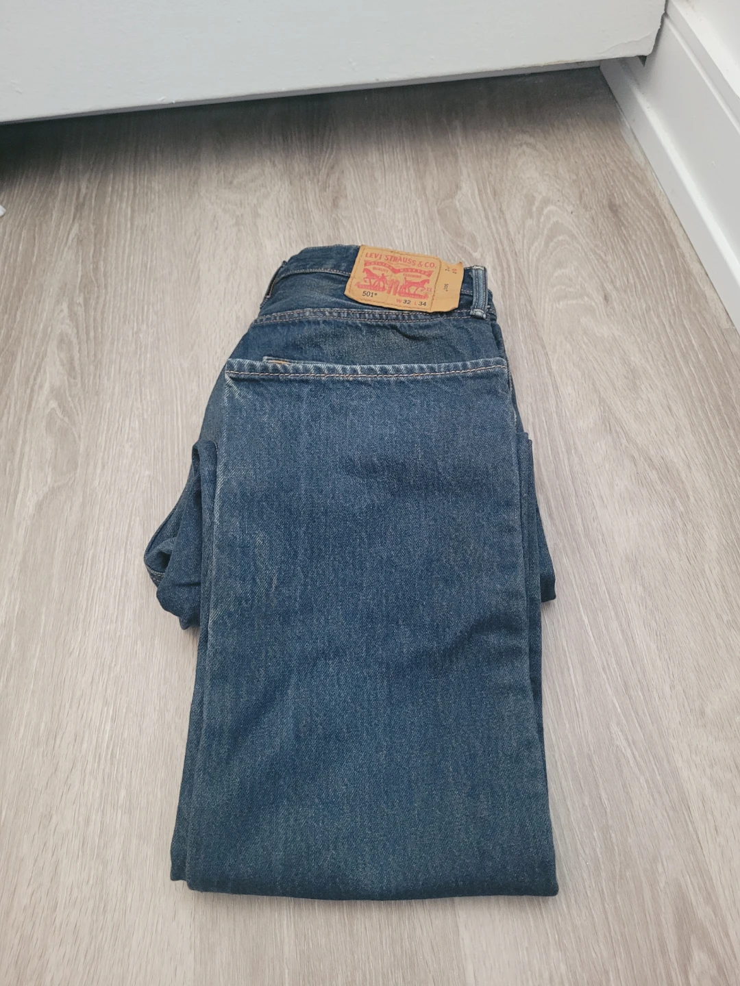 Levi's 501 Jeans - Size 32x34 - photo 2