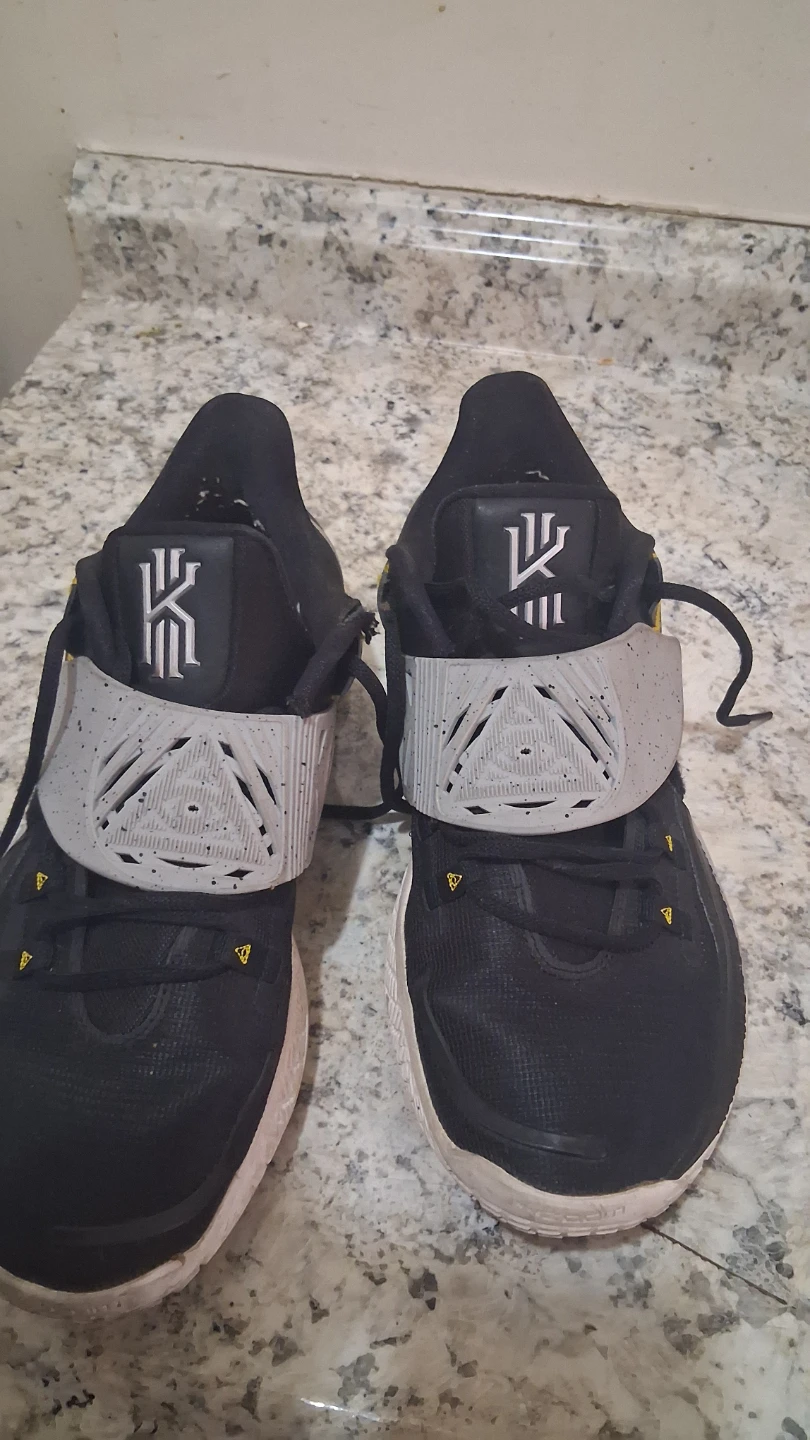 Nike Kyrie Low 3 Team 'Black Wolf Grey'