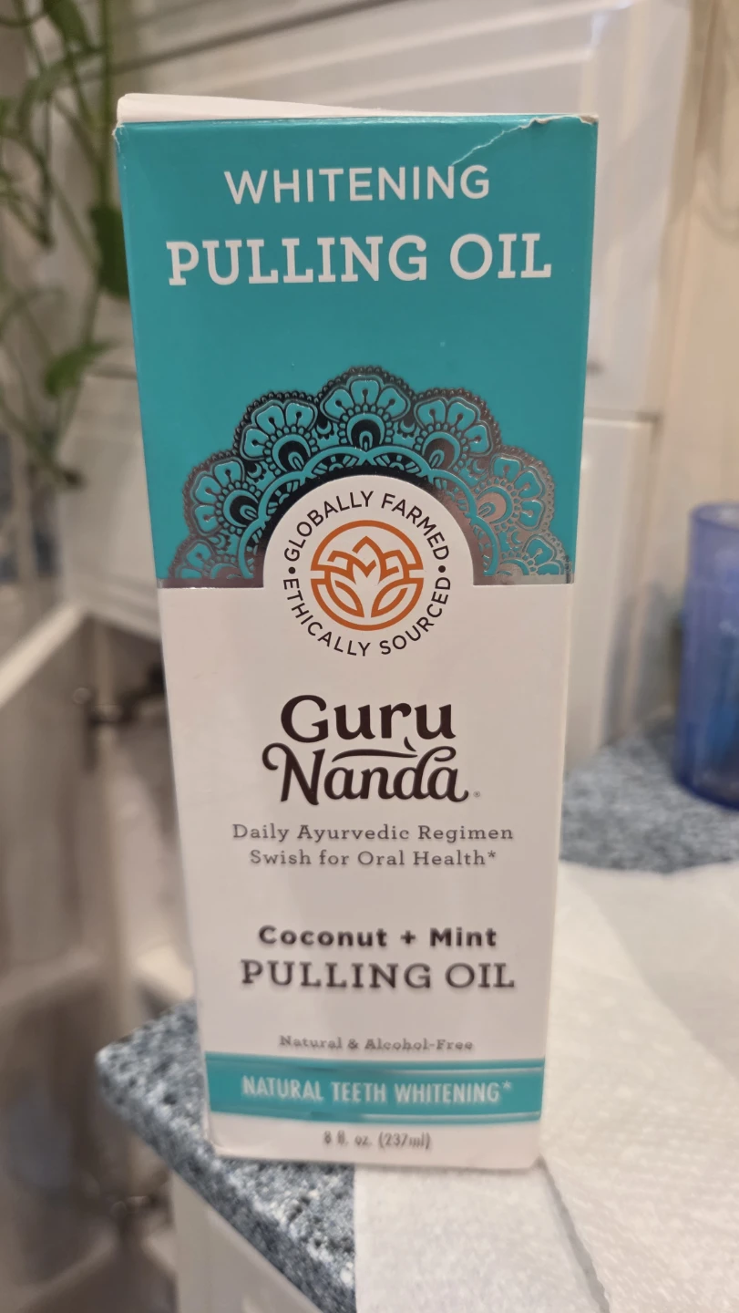 Guru Nanda Coconut + Mint Whitening Pulling Oil 8 oz.