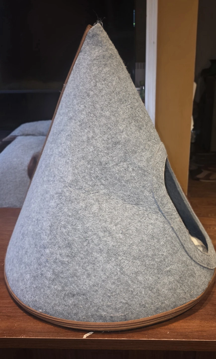 Grey Felt Cone Cat Tent Bed with Cushion - photo 3