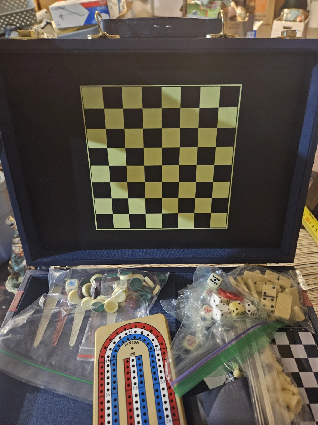 3-in-1 Game Set: Chess, Cribbage & Dominoes - photo 4