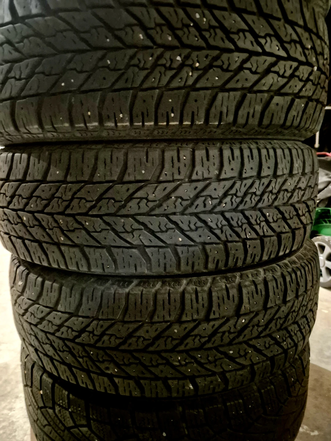 Very Good Set of 4 tires Size 185 65 R15 M+S *DEAL*