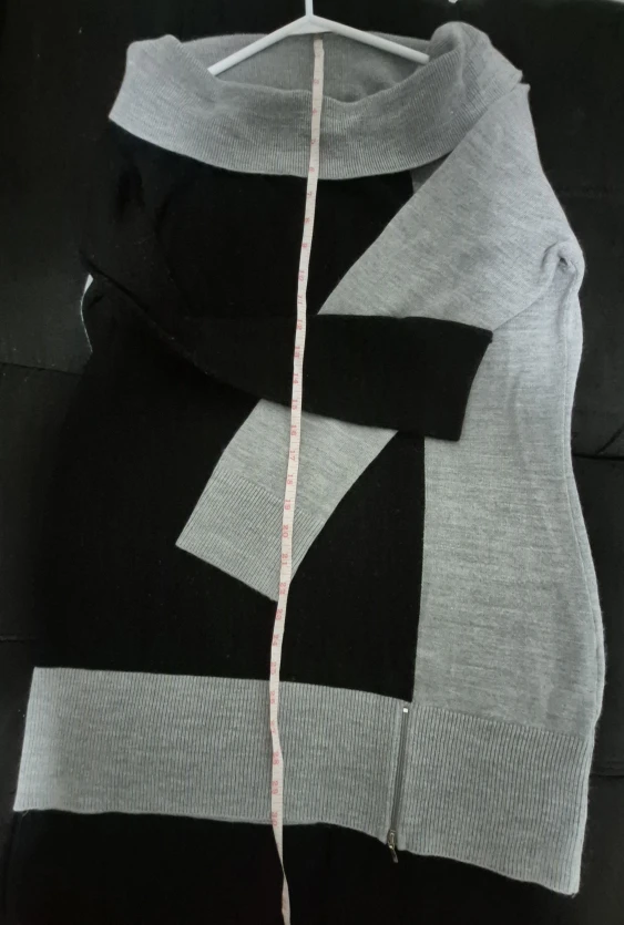 Black and Grey Sweater Size L - photo 4