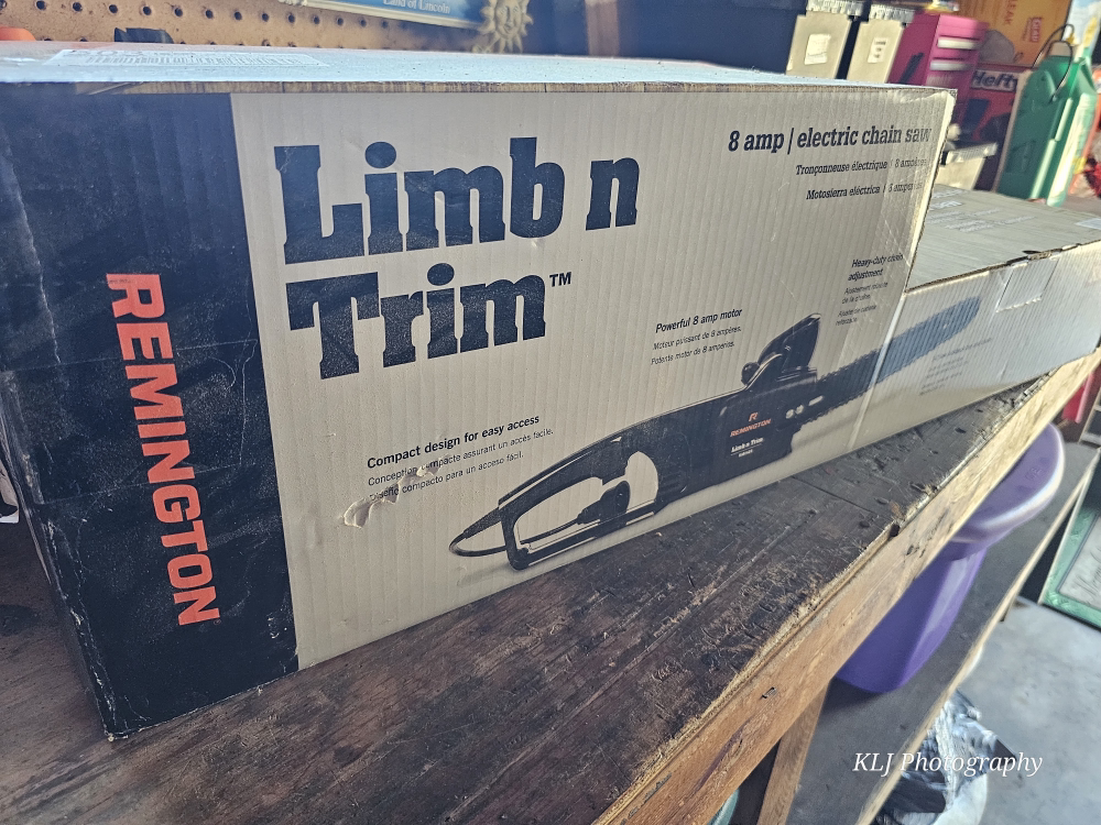 Remington Limb n Trim 8 Amp Electric Chainsaw