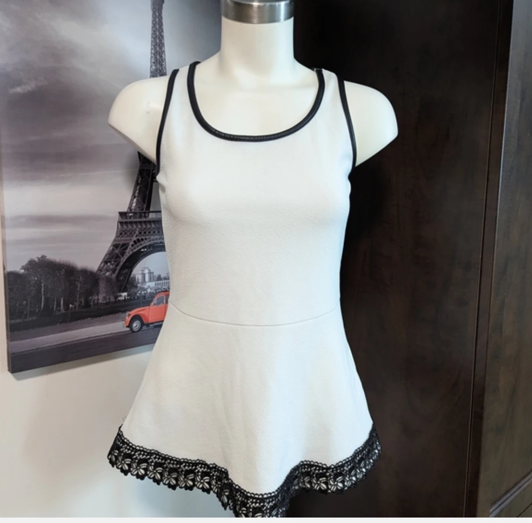 Ricki's White Peplum Tank Top with Black Lace Trim XS/TP