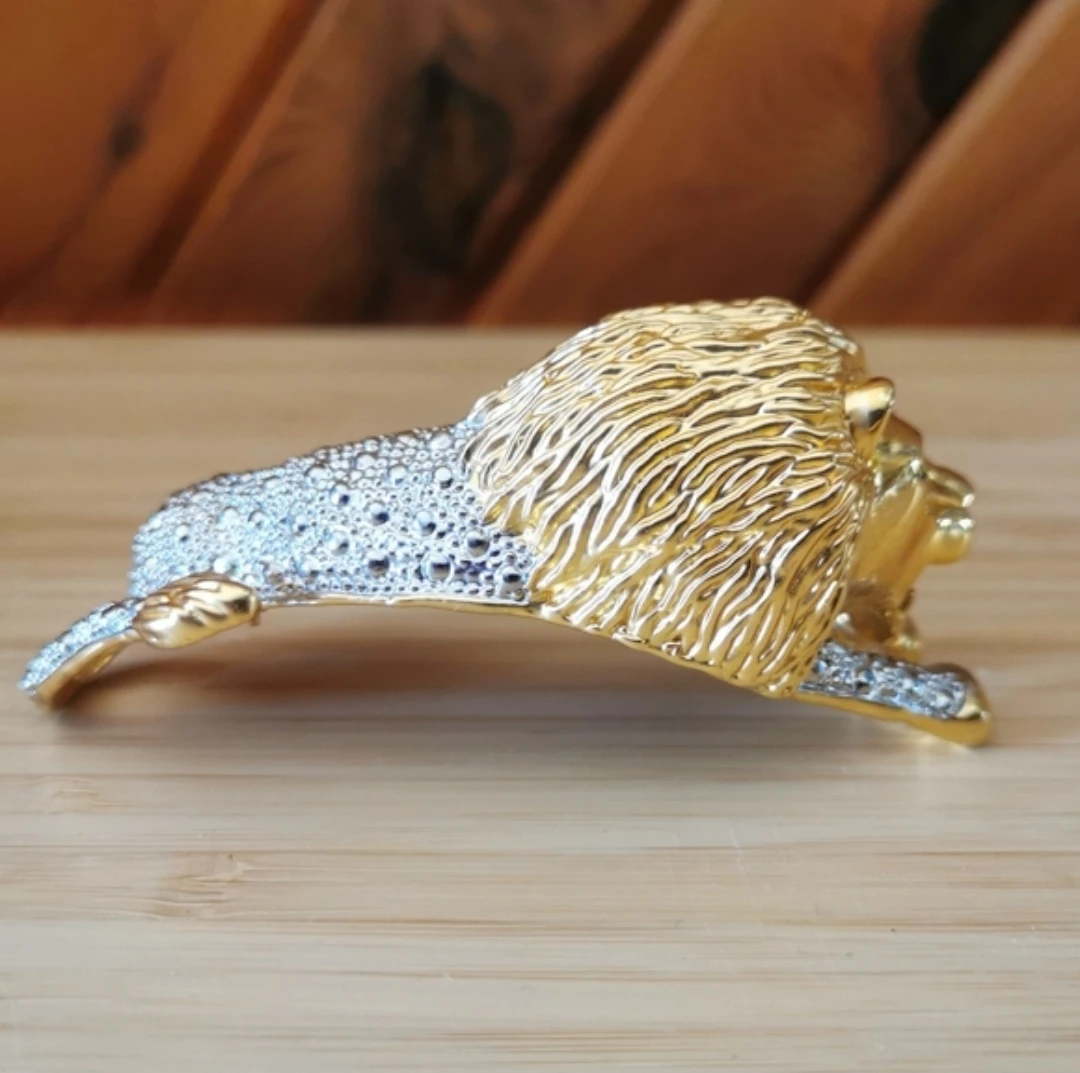 Large Vintage Lion Shoulder Brooch - photo 3