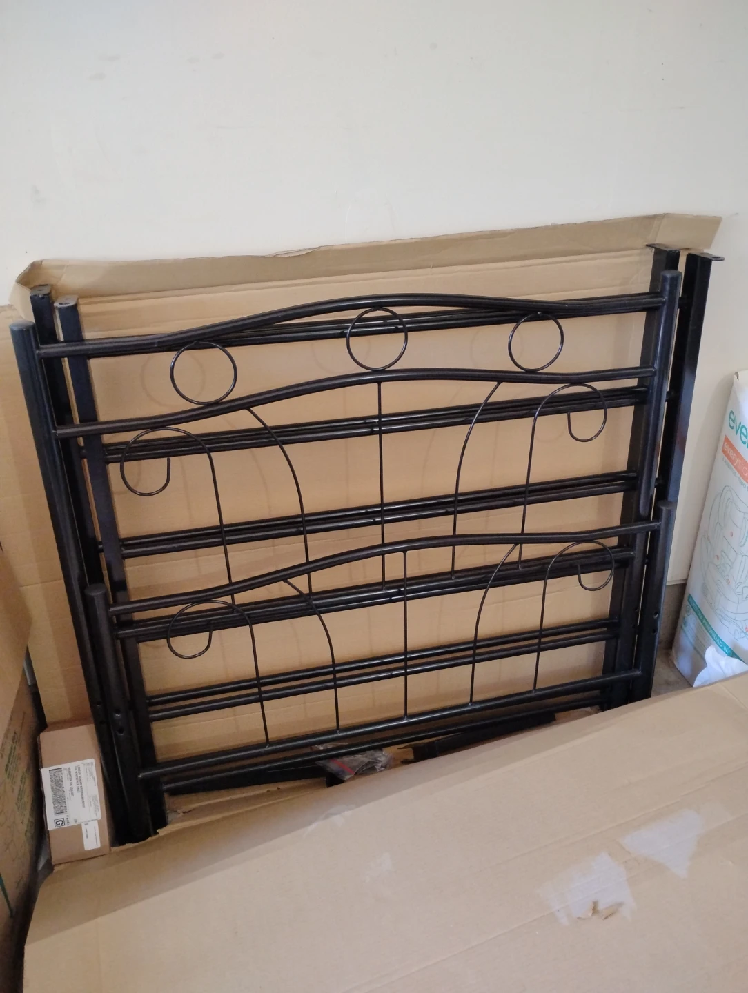 Twin Bed metal frame - photo 2