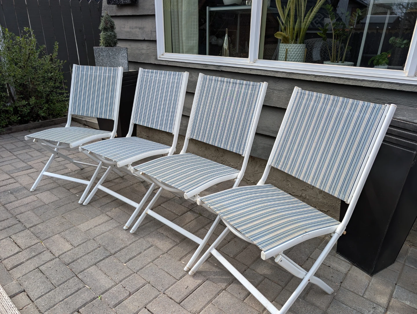 Set of 4 Beautiful Folding Patio Chairs - photo 2