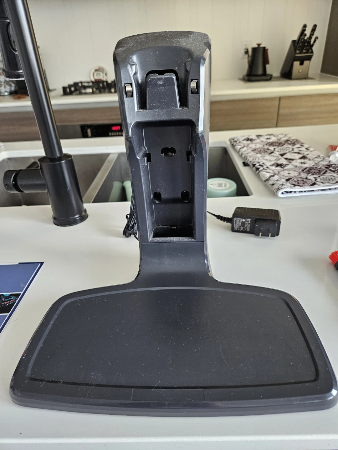 Electrolux Ergorapido Stick Vacuum - photo 3