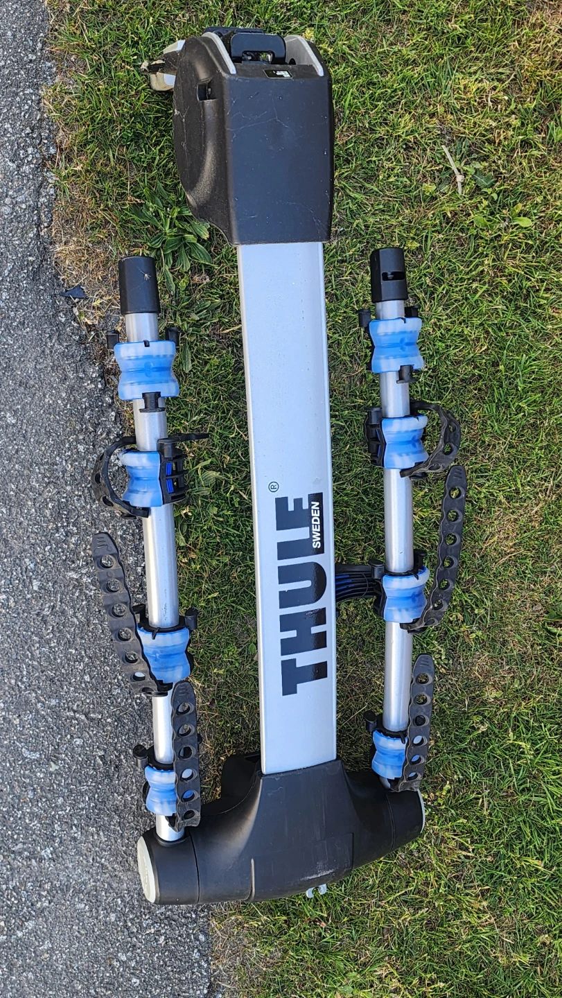 Thule Hitch Mount Bike Rack for 3 to 4 Bikes - photo 4