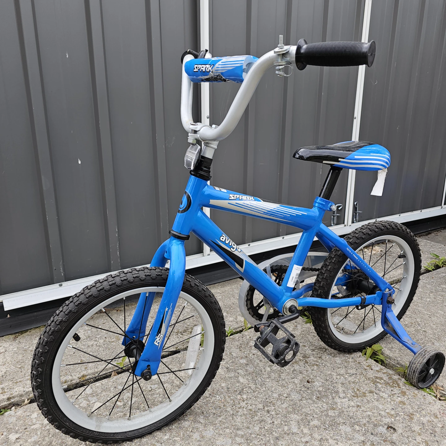 Blue Avigo Spark Kids Bike