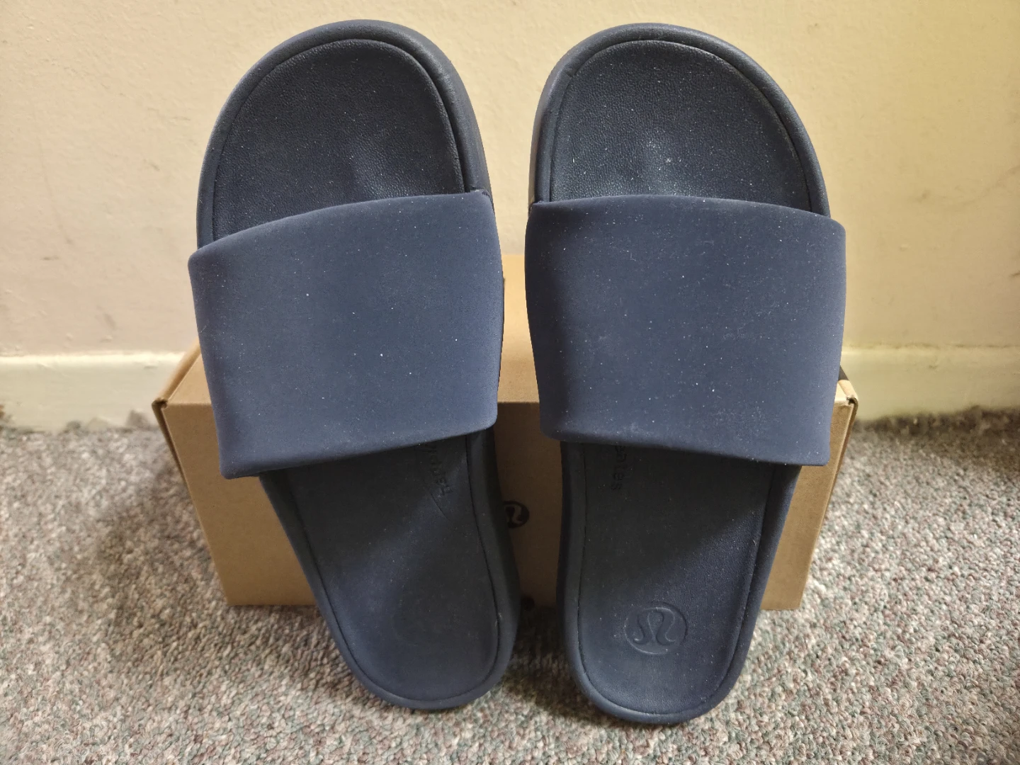 Lululemon Women's Restfeel Slide