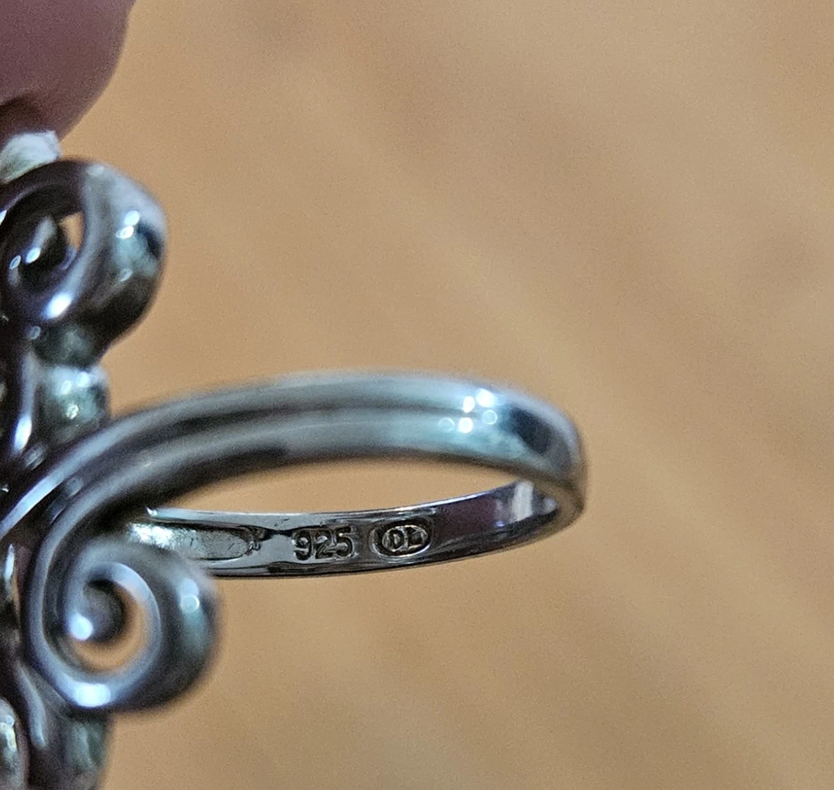 Sterling Silver Swirl Ring size 8 - photo 3
