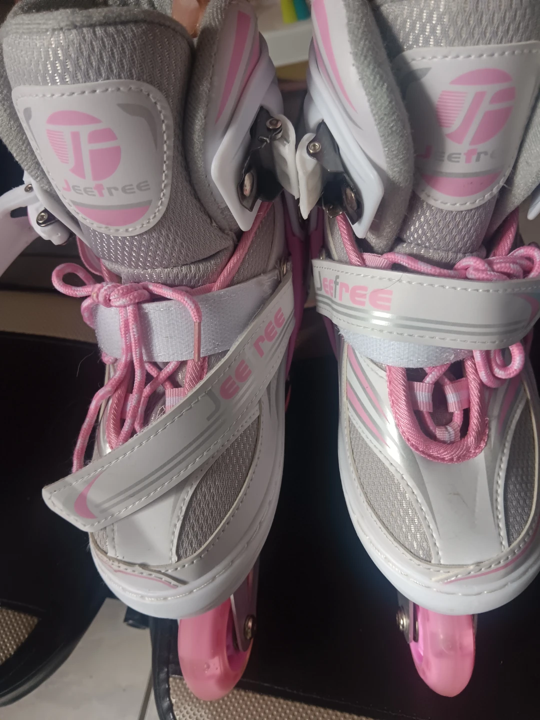 Jeefree Pink & White Roller Skates with Protective Gear - photo 5