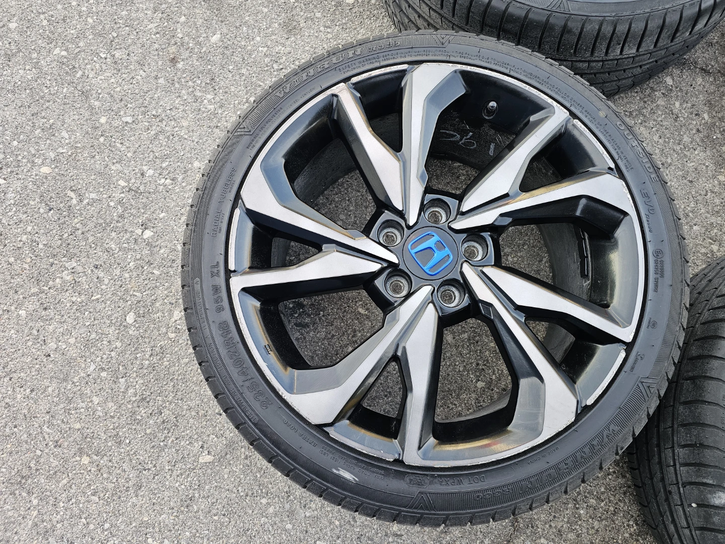 HONDA CIVIC O.E.M RIMS AND ALL SEASON TIRES 235/ 40 R18 - photo 4