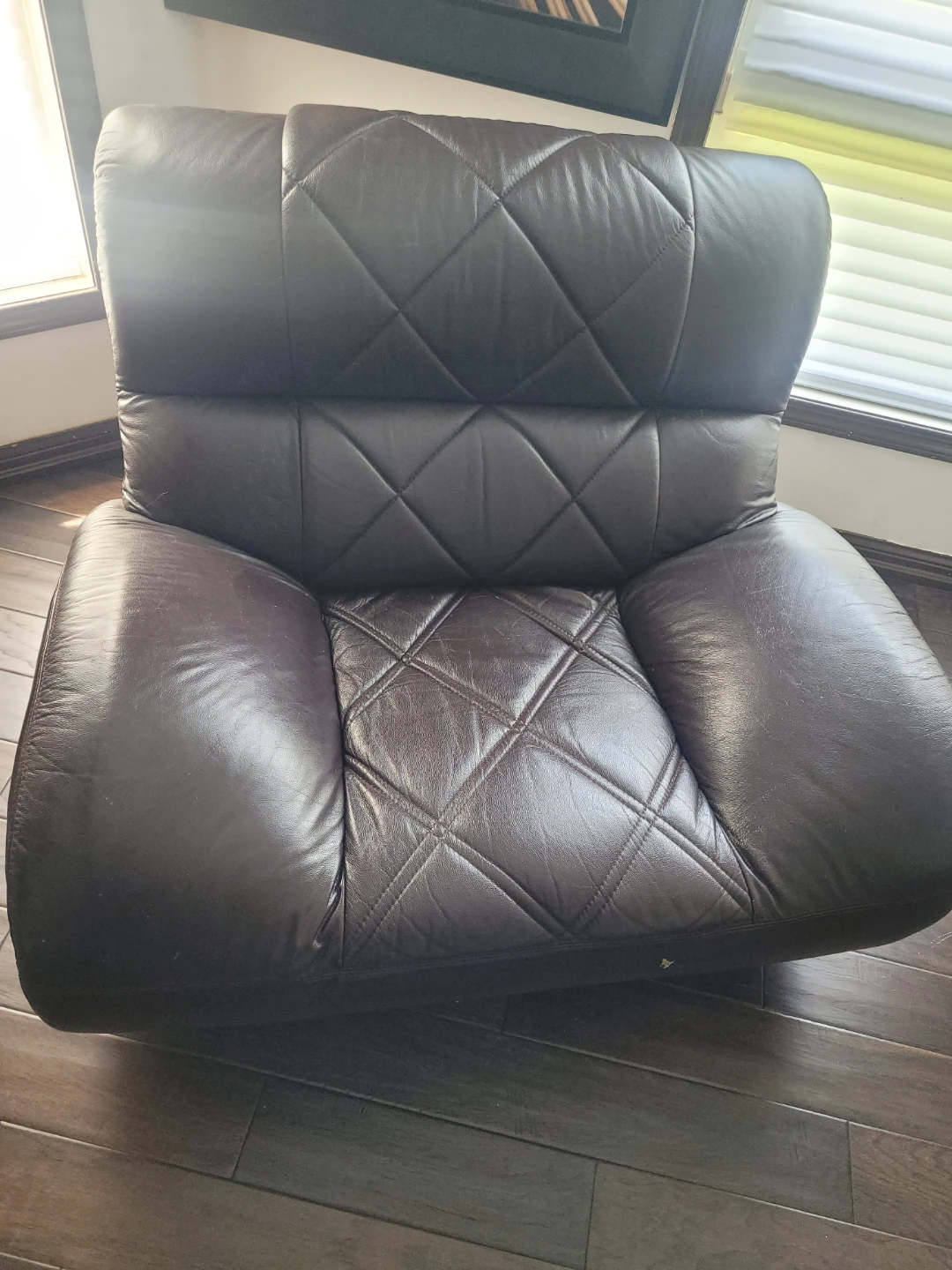 Brown Leather Armchair - photo 2