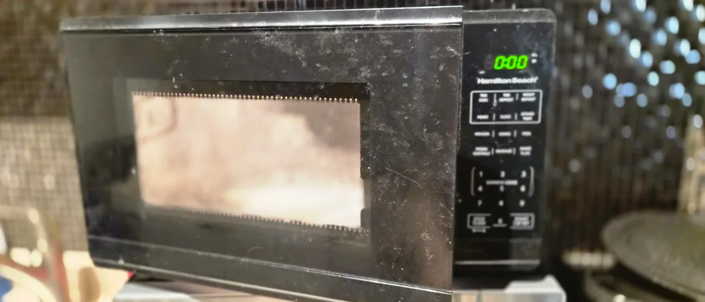 Hamilton Beach Microwave Oven - photo 3