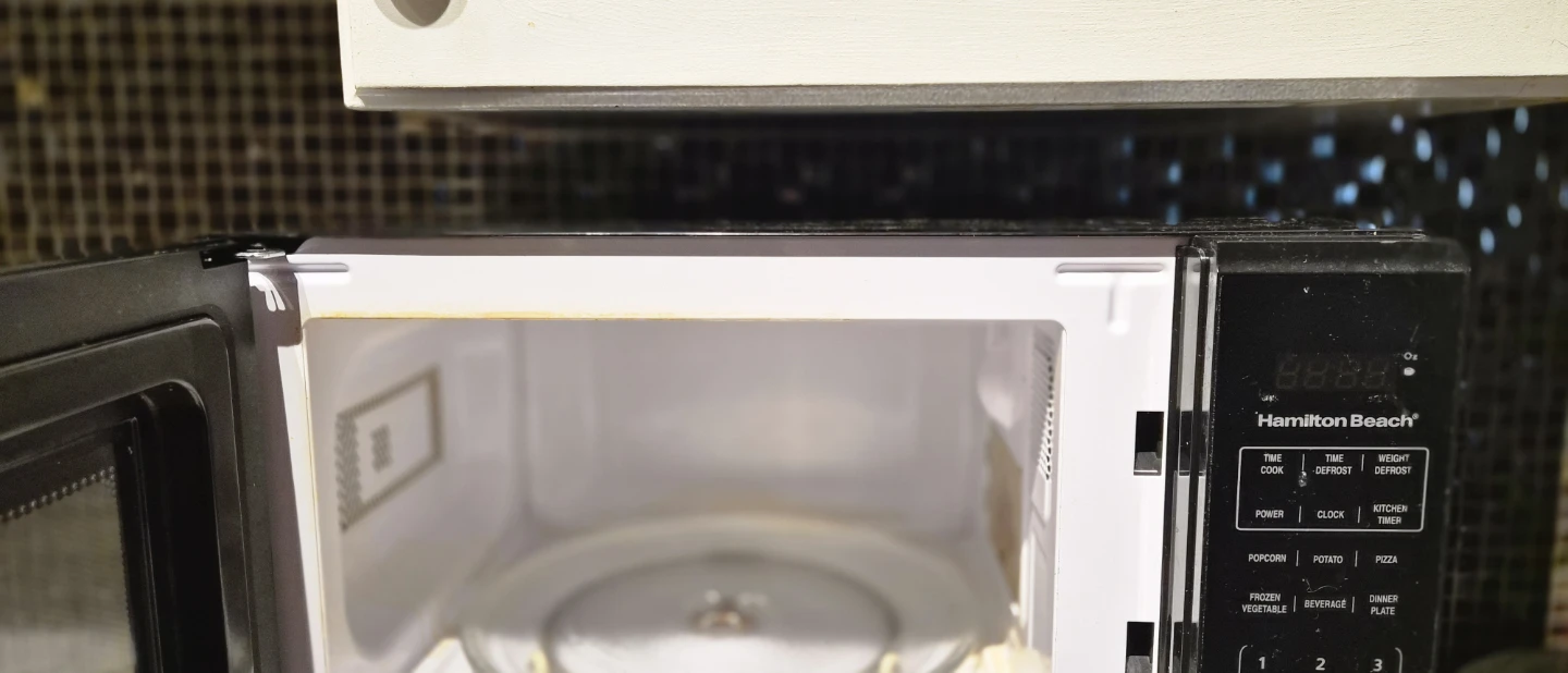 Hamilton Beach Microwave Oven - photo 5