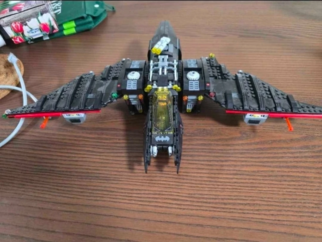 LEGO Technic Bugatti Chiron with Lights and Bat Wings - photo 4