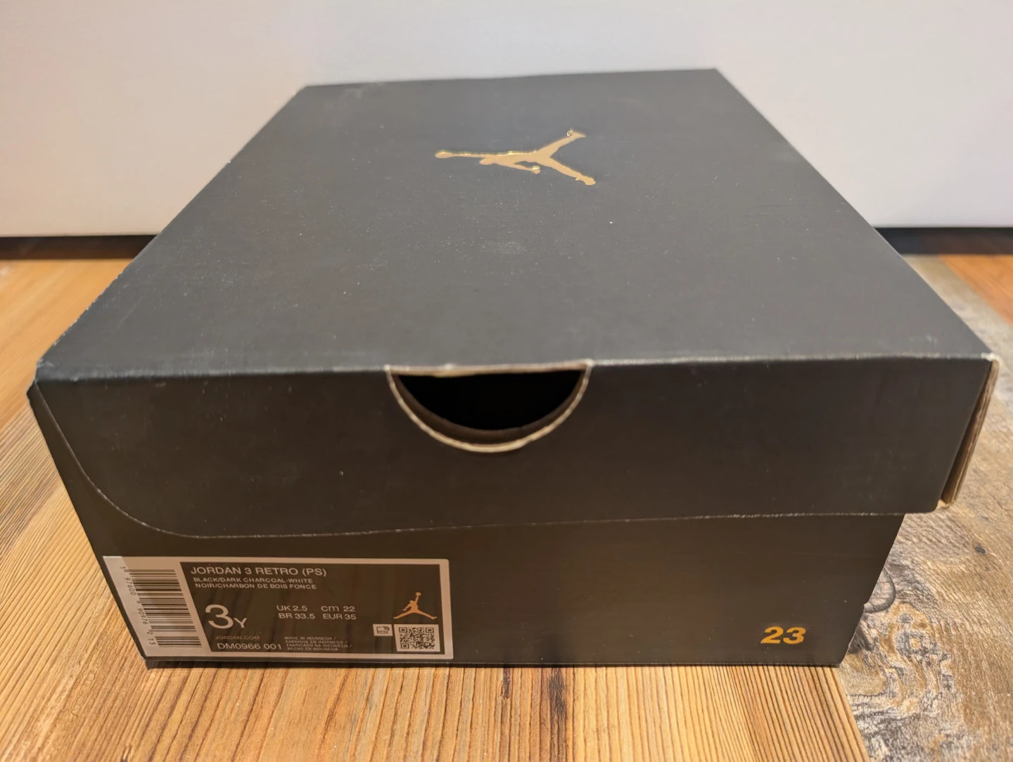Kid's Jordan 3 Retro (PS) (Size 3Y) *Brand New* - photo 2