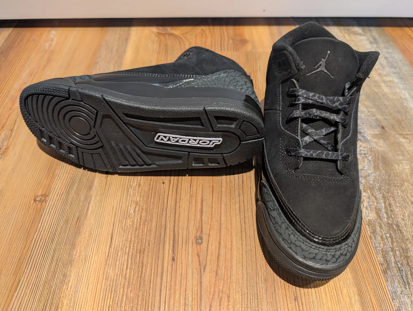 Kid's Jordan 3 Retro (PS) (Size 3Y) *Brand New* - photo 3