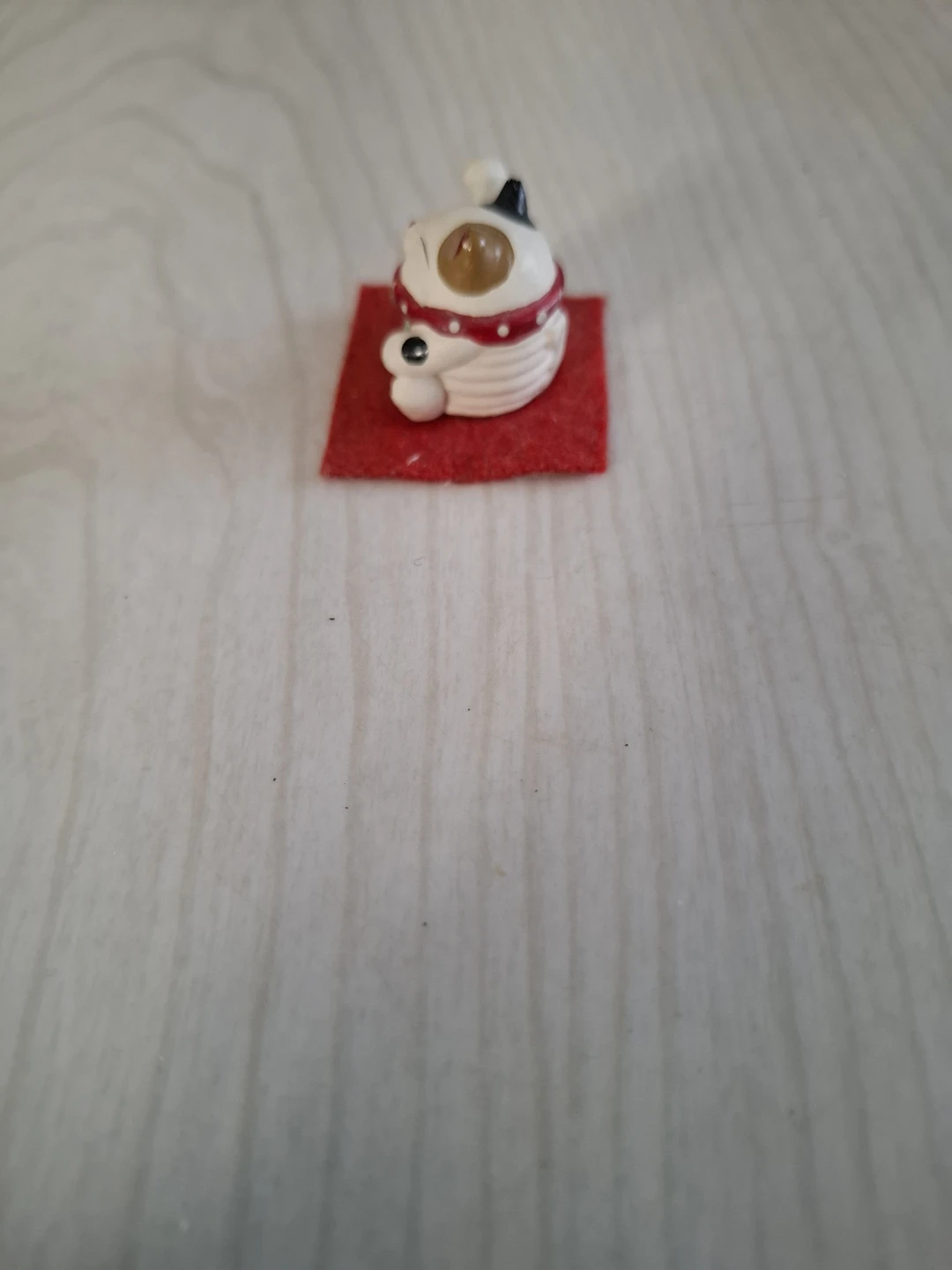 Maneki-neko Lucky Cat Figurine - photo 2